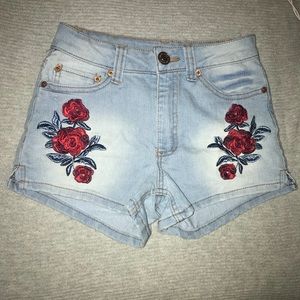 jean shorts 🌹